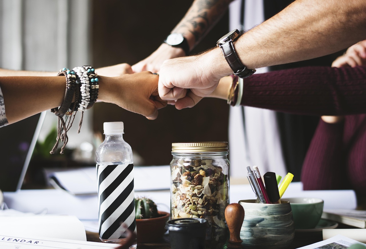découvrez comment la collaboration renforce le travail d'équipe, améliore la productivité et favorise l'innovation au sein des organisations. astuces et bonnes pratiques pour collaborer efficacement.