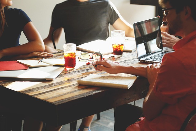 Pourquoi choisir le digital en 2025 : avantages, opportunités et perspectives